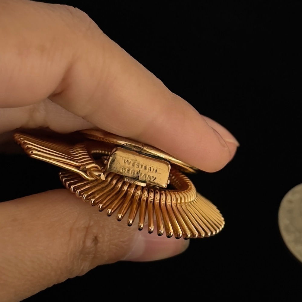 Vintage West Germany scarf brooch spiral gold tone - Picture 3 of 6